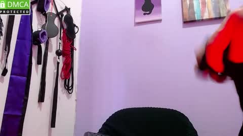 Thiago independent model online show from 02/18/26, 10:06