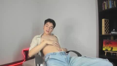 Snapshot of rofflust chatting on 02/21/26, 01:50 Roff Lust online show from 02/21/26, 01:50