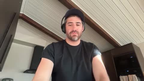 Roger Sterling online show from 05/05/26, 05:10