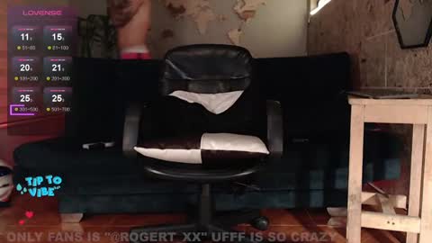 Snapshot of rogert_xx chatting on 02/28/25, 01:26 Rogert online show from 02/28/25, 01:26