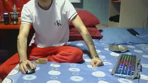 Snapshot of rogobeteilie chatting on 02/27/26, 10:04 Banderas online show from 02/27/26, 10:04