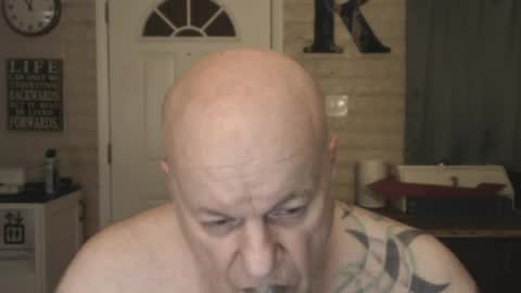Snapshot of roinaz chatting on 07/21/26, 06:05 roinaz online show from 07/21/26, 06:05