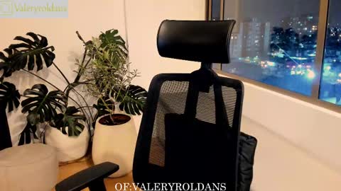 Valery Roldans online show from 02/20/25, 01:36