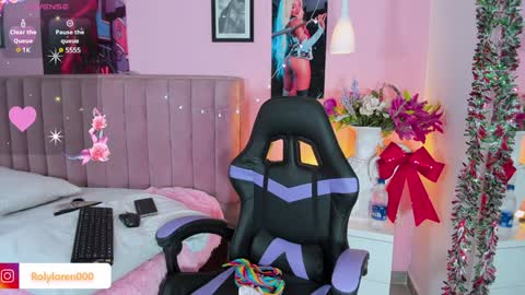 Snapshot of rolyloren chatting on 12/07/24, 05:09 Marcela online show from 12/07/24, 05:09