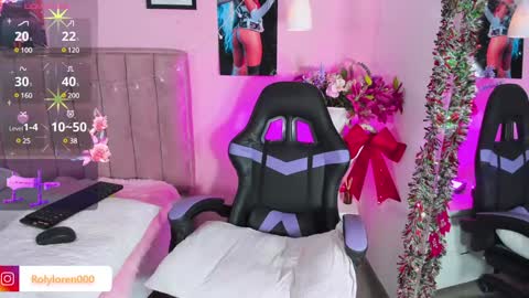 Snapshot of rolyloren chatting on 12/20/24, 02:38 Marcela online show from 12/20/24, 02:38