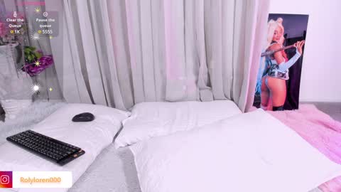 Snapshot of rolyloren chatting on 01/30/25, 11:55 Marcela online show from 01/30/25, 11:55