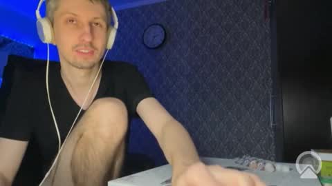 roma305991 online show from 12/18/25, 09:32