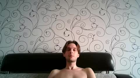 roman1650337 online show from 09/28/25, 12:21