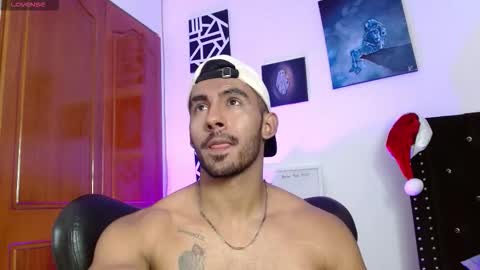 Snapshot of romanpearce_ chatting on 02/05/26, 08:24 Roman online show from 02/05/26, 08:24