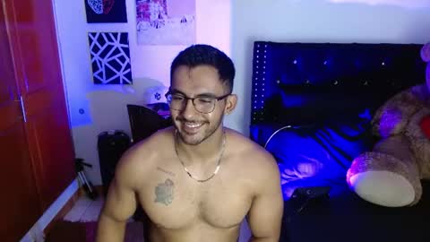 Snapshot of romanpearce_ chatting on 07/11/26, 07:38 Roman online show from 07/11/26, 07:38