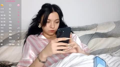 Snapshot of romeliahastert chatting on 10/02/25, 05:42 Anica online show from 10/02/25, 05:42