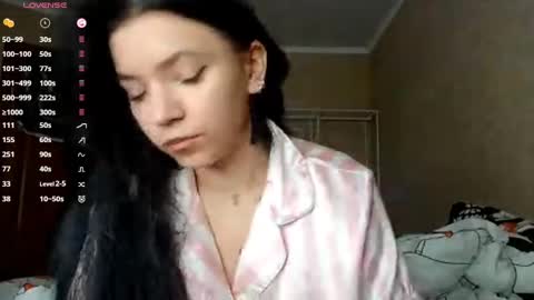 Snapshot of romeliahastert chatting on 10/06/25, 12:35 Anica online show from 10/06/25, 12:35