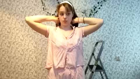 Snapshot of romeliamimozo chatting on 12/05/25, 10:13 Alya online show from 12/05/25, 10:13