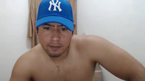 Snapshot of romeo_myroom chatting on 01/26/25, 07:52 Romeos Room online show from 01/26/25, 07:52