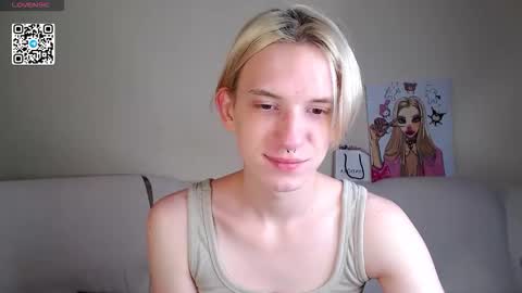 Snapshot of ron_vilss chatting on 10/01/25, 07:03 Ron online show from 10/01/25, 07:03