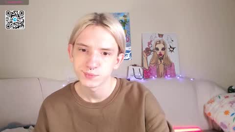 Snapshot of ron_vilss chatting on 10/03/25, 05:59 Ron online show from 10/03/25, 05:59