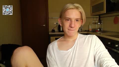 Snapshot of ron_vilss chatting on 10/17/25, 06:38 Ron online show from 10/17/25, 06:38