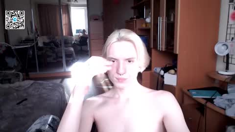 Snapshot of ron_vilss chatting on 10/23/25, 08:24 Ron online show from 10/23/25, 08:24