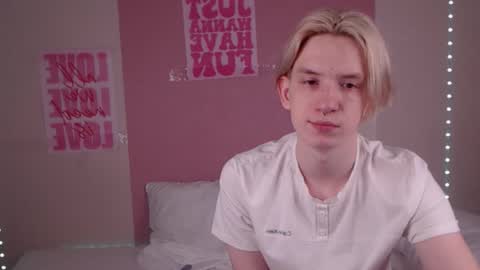 Snapshot of ron_vilss chatting on 02/08/26, 11:02 Ron online show from 02/08/26, 11:02