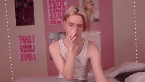 Snapshot of ron_vilss chatting on 02/12/26, 04:29 Ron online show from 02/12/26, 04:29