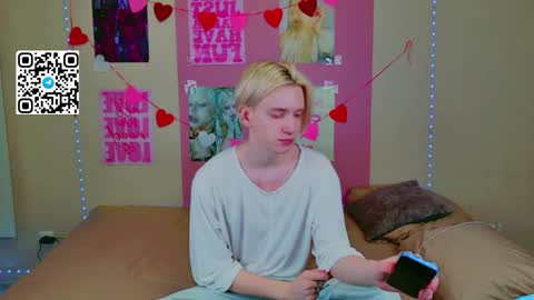 Snapshot of ron_vilss chatting on 02/21/26, 06:36 Ron online show from 02/21/26, 06:36