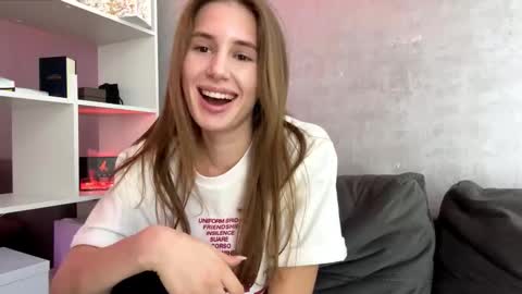 Ketlyn  is here now  help me get 50 thumbs up pls  online show from 03/31/26, 10:26