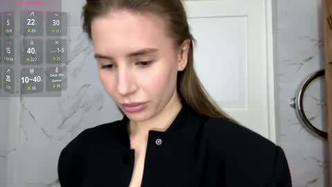 Ketlyn  is here now  help me get 50 thumbs up pls  online show from 04/07/26, 01:11