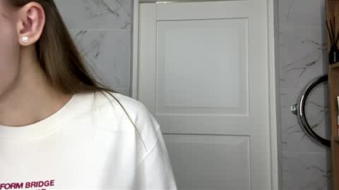 Ketlyn  is here now  help me get 50 thumbs up pls  online show from 04/09/26, 10:09