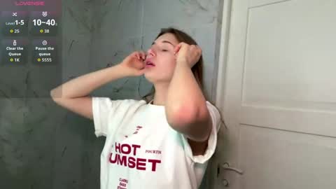 Ketlyn  is here now  help me get 50 thumbs up pls  online show from 04/14/26, 09:15