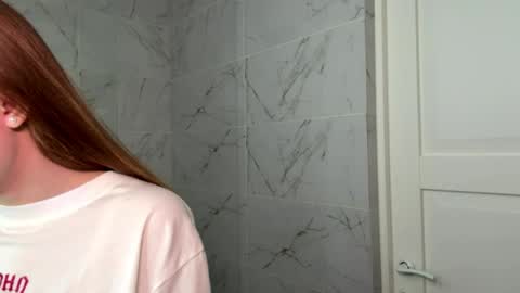 Ketlyn  is here now  help me get 50 thumbs up pls  online show from 04/15/26, 10:22