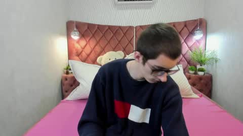 Snapshot of ronbevs chatting on 04/09/26, 07:19 ronbevs online show from 04/09/26, 07:19