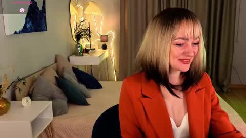 Snapshot of rones_meee chatting on 02/27/26, 08:25 Olivia online show from 02/27/26, 08:25