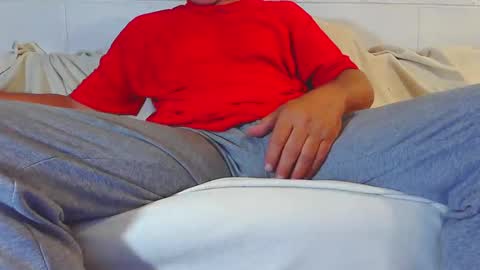 Snapshot of roney58 chatting on 11/18/25, 09:47 roney58 online show from 11/18/25, 09:47