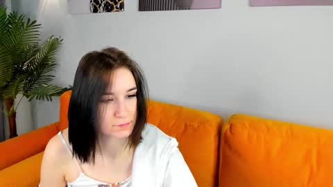 Snapshot of ronnie_rav chatting on 12/18/25, 04:29 Ronnie online show from 12/18/25, 04:29