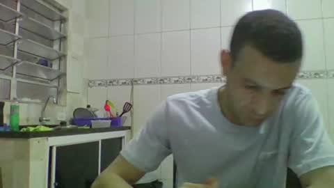 Snapshot of ronnispoto chatting on 12/18/24, 08:25 ronny online show from 12/18/24, 08:25