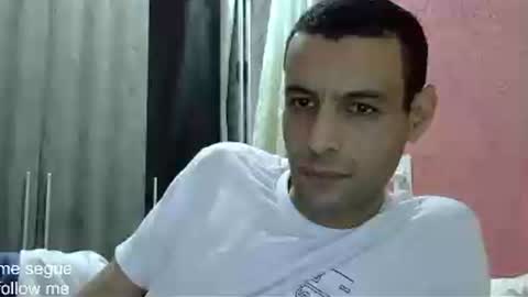 Snapshot of ronnispoto chatting on 12/31/24, 05:40 ronny online show from 12/31/24, 05:40