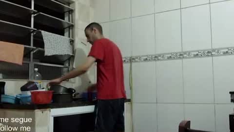 Snapshot of ronnispoto chatting on 01/13/25, 10:03 ronny online show from 01/13/25, 10:03