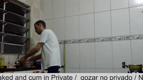 Snapshot of ronnispoto chatting on 01/21/25, 08:43 ronny online show from 01/21/25, 08:43