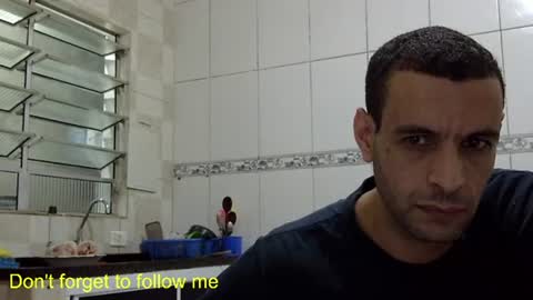 Snapshot of ronnispoto chatting on 02/15/25, 09:59 ronny online show from 02/15/25, 09:59