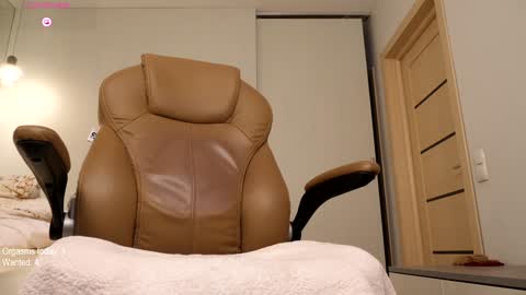 Snapshot of ronny_ponny chatting on 12/08/24, 04:39 RonnyPonny online show from 12/08/24, 04:39