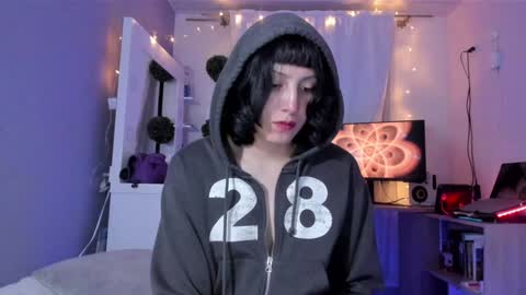 Snapshot of room312_ chatting on 12/27/24, 01:53 Twelve 3 Inst Twelve 312002 Twitter Room312 2002 online show from 12/27/24, 01:53