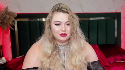 Chloe online show from 02/05/25, 01:04