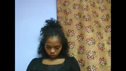 rosah225127 online show from 04/29/26, 05:30