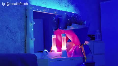 Snapshot of rosaliefetish chatting on 12/04/24, 04:27 Rosalie online show from 12/04/24, 04:27