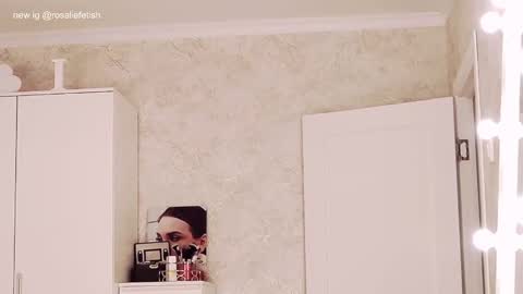 Snapshot of rosaliefetish chatting on 02/03/25, 02:34 Rosalie online show from 02/03/25, 02:34