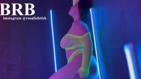 Snapshot of rosaliefetish chatting on 10/25/25, 06:46 Rosalie online show from 10/25/25, 06:46