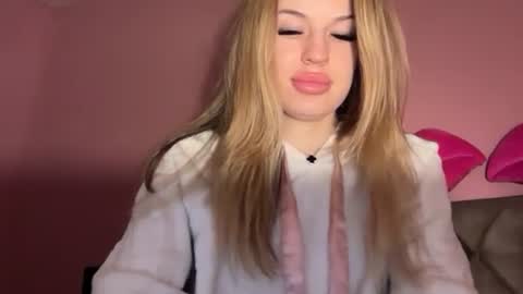 Rosalina online show from 12/19/25, 08:38