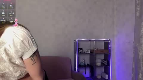 RoosaMoore online show from 04/17/26, 02:31