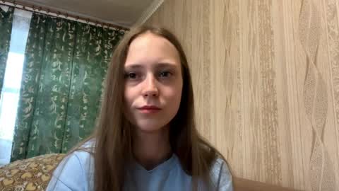 Snapshot of rosariamohre chatting on 04/05/26, 02:09 Emma online show from 04/05/26, 02:09