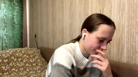 Snapshot of rosariamohre chatting on 04/08/26, 02:11 Emma online show from 04/08/26, 02:11